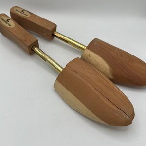 ShoeKeeper split-toe cedar shoe tree pair, size L